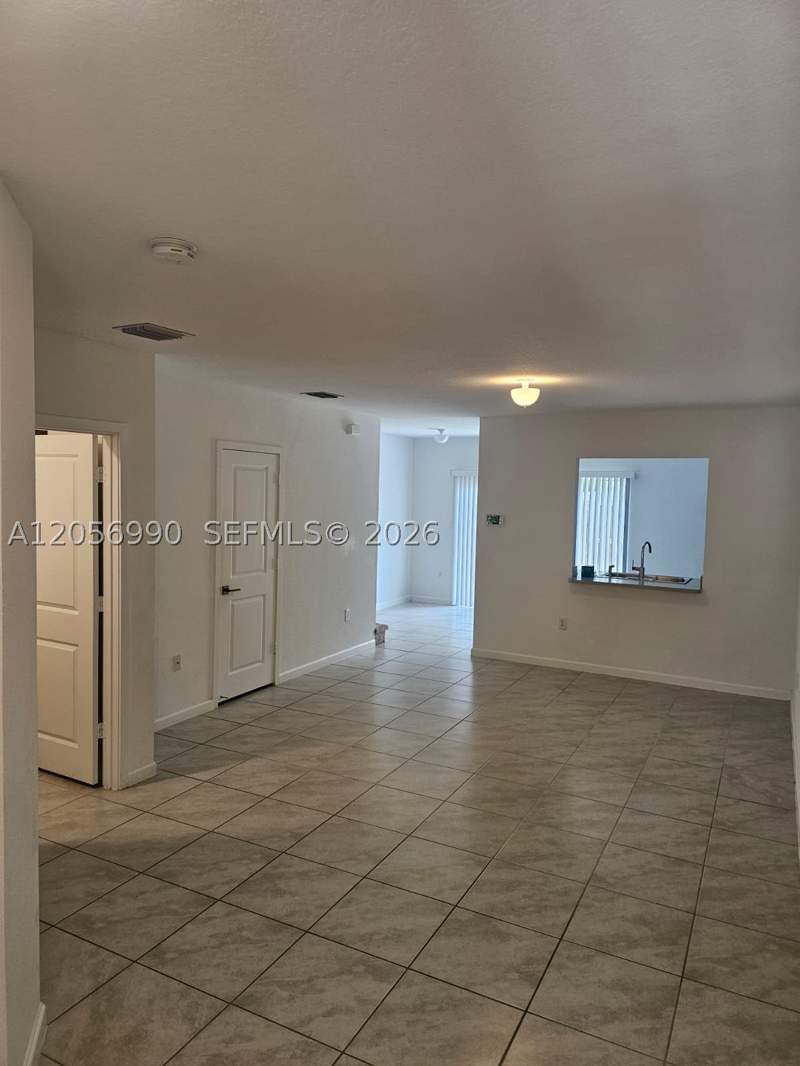 3 bedroom Townhouse at 561 NE 5th St, Fvp Subdivision, Florida City — photo 4