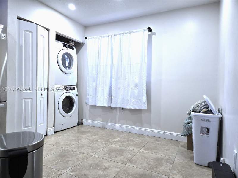 3 bedroom Townhouse at 12423 NW 7th Ln, Lake Pointe Sec 1, Miami — photo 4
