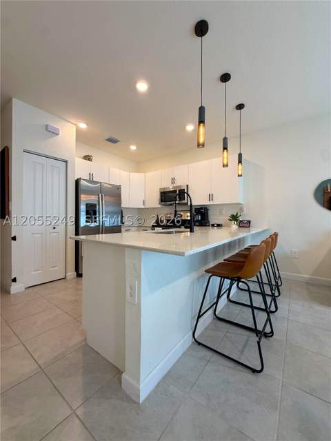11432 W 32nd Ln, Hialeah FL - photo 6 of 46