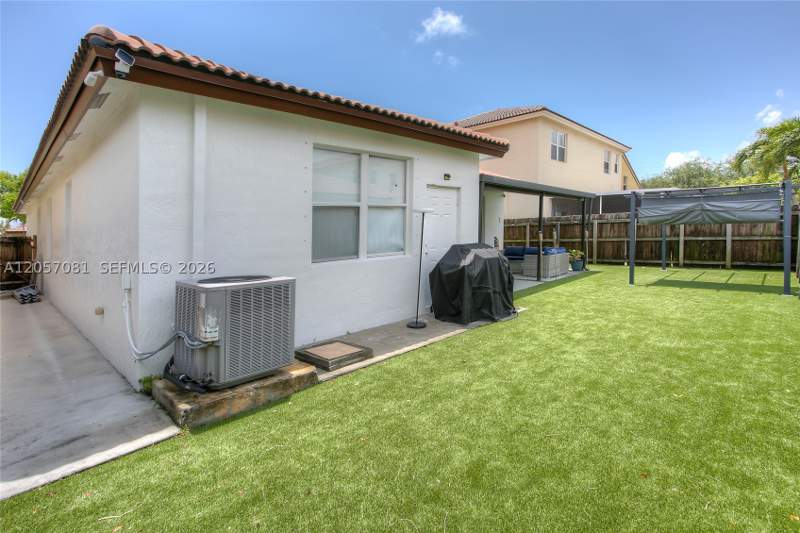 3 bedroom SingleFamilyResidence at 23922 SW 108th Ave, Spicewood Sub, Homestead — photo 4