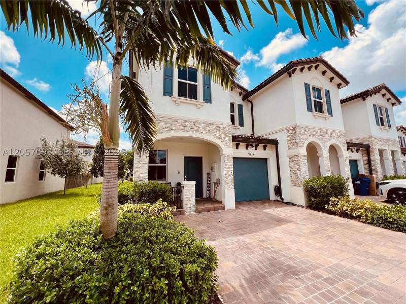 3 bedroom Townhouse at 12635 NW 24th Ave, Golf Ests 1st Addn, Miami — photo 2
