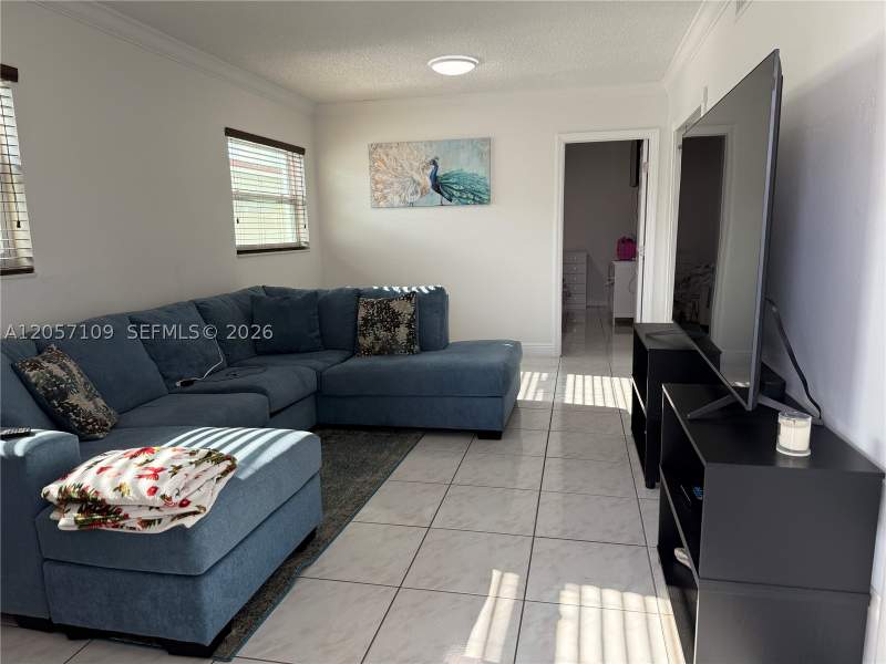 3 bedroom SingleFamilyResidence at 10571 SW 27th St, Coravo Amd, Miami — photo 3
