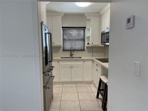 10571 SW 27th St, Miami FL - photo 7 of 26