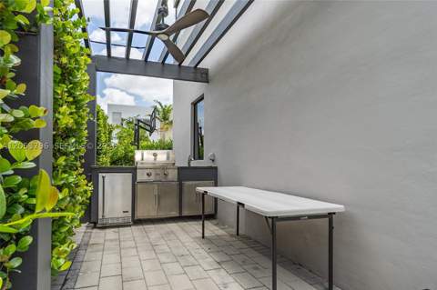 10043 NW 75th Ter, Doral FL - photo 8 of 47