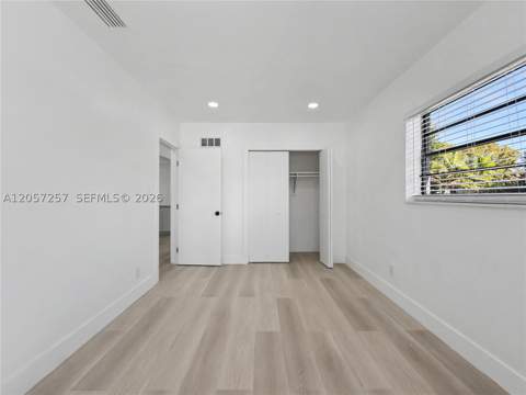 15694 NE 10th Ct, North Miami Beach FL - photo 17 of 24