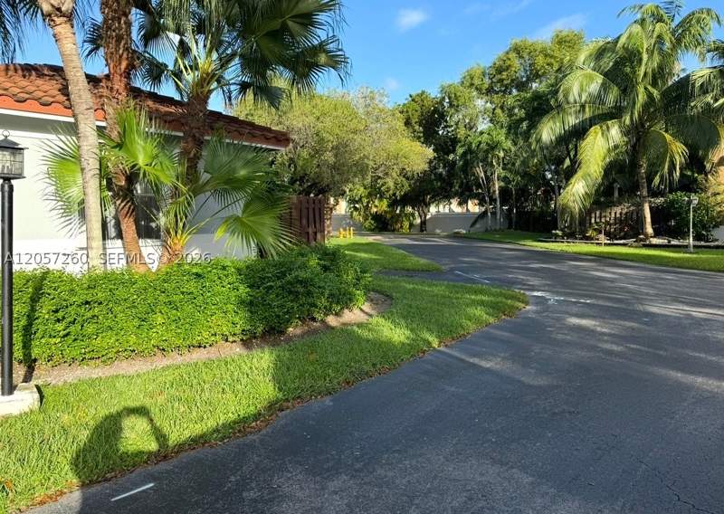 3 bedroom SingleFamilyResidence at 5758 NW 97th Pl, Patio Homes Of Doral Pine, Doral — photo 4