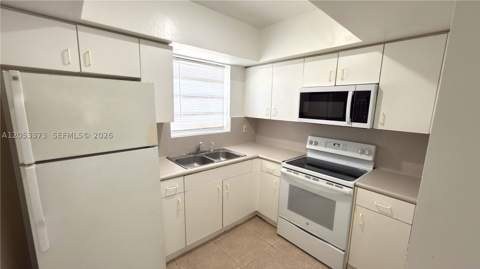 1370 NE 119th St 137021, Miami FL - photo 6 of 15