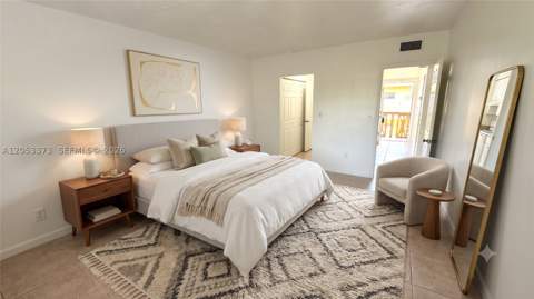 1370 NE 119th St 137021, Miami FL - photo 9 of 15