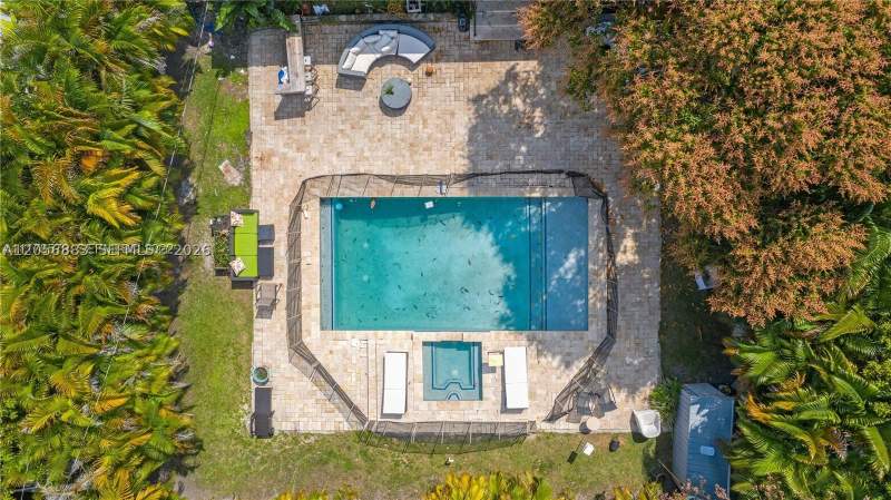 4 bedroom SingleFamilyResidence at 2427 SW 12th St, New Silvercrest Rev, Miami — photo 4