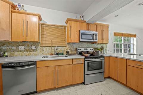 2427 SW 12th St, Miami FL - photo 8 of 11