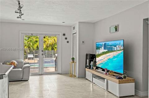 2427 SW 12th St, Miami FL - photo 9 of 11