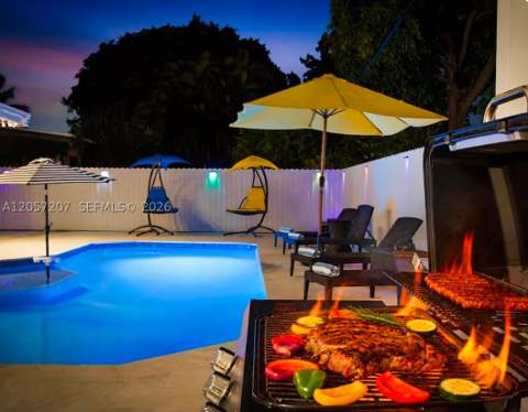 561 NE 172nd St, North Miami Beach FL - photo 10 of 40