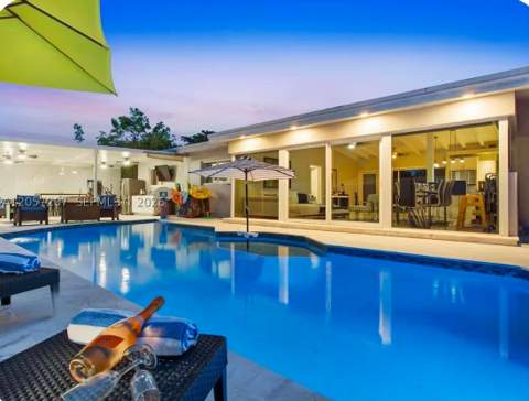 561 NE 172nd St, North Miami Beach FL - photo 8 of 40