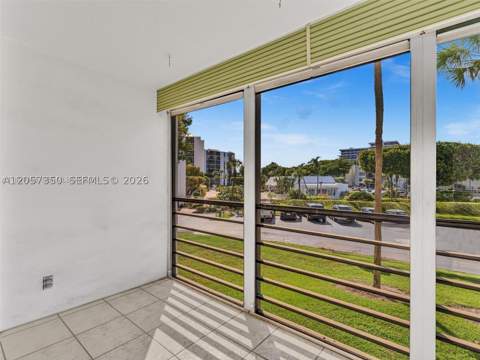 20500 W Country Club Dr 203, Aventura FL - photo 22 of 63
