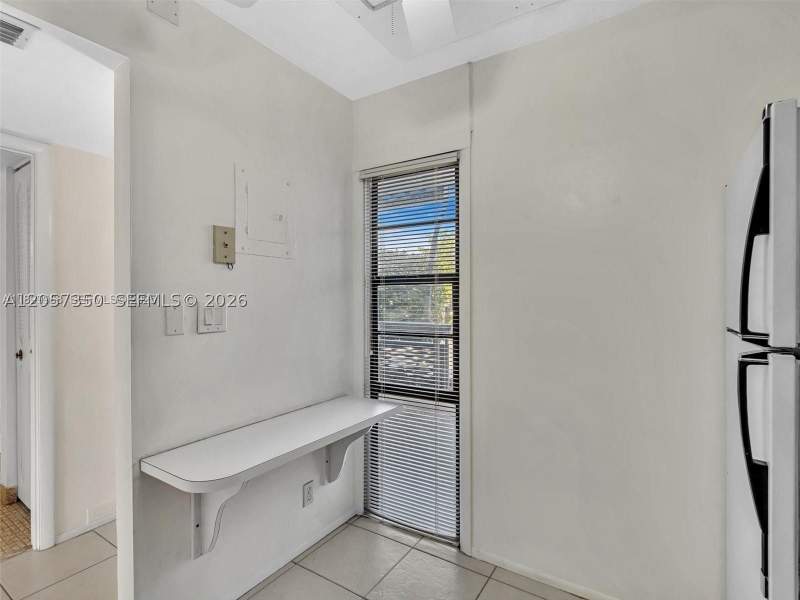 1 bedroom Condominium at 20500 W Country Club Dr 203, Biscaya III Condo, Aventura — photo 5