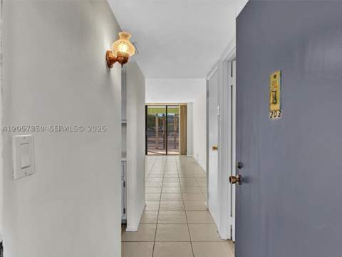 20500 W Country Club Dr 203, Aventura FL - photo 6 of 63