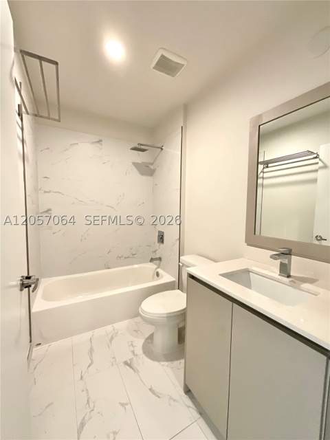 2555 NE 193rd St 2206, Miami FL - photo 15 of 26