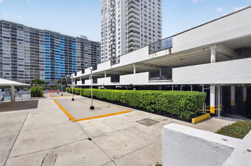 2 bedroom Condominium at 2780 NE 183rd Street 112, Commodore Plaza Condo, Aventura — photo 3