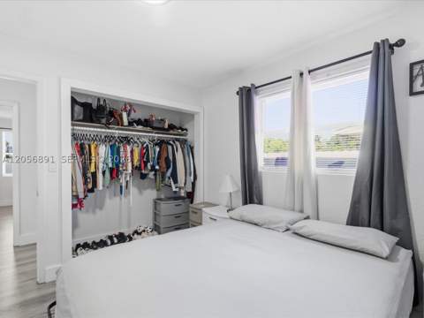 827 SW 3rd St, Florida City FL - photo 16 of 17