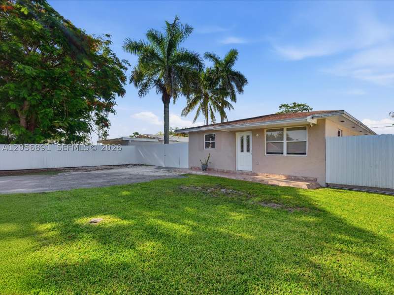 3 bedroom SingleFamilyResidence at 827 SW 3rd St, Prosperity Park, Florida City — photo 2