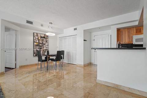 5085 NW 7th St 906, Miami FL - photo 12 of 26