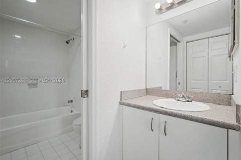 816 NW 11th St 402, Miami FL - photo 8 of 11
