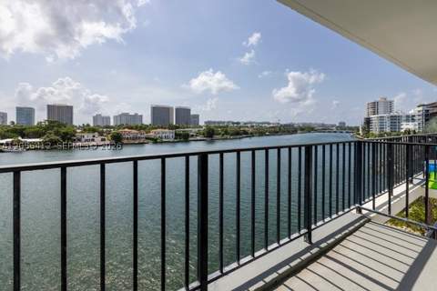10101 E Bay Harbor Dr 504, Bay Harbor Islands FL - photo 7 of 31
