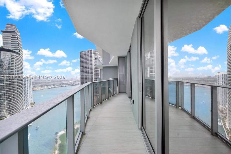 2 bedroom Condominium at 77 SE 5th St 4106, Brickell Point, Miami — photo 2