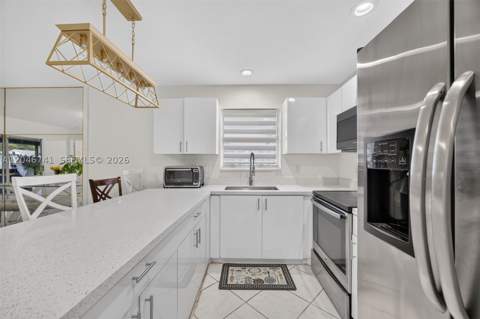 738 SW 7th Ter, Florida City FL - photo 10 of 37