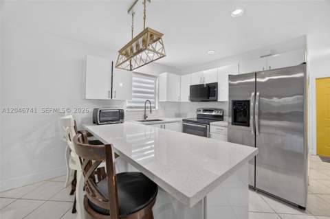 738 SW 7th Ter, Florida City FL - photo 12 of 37