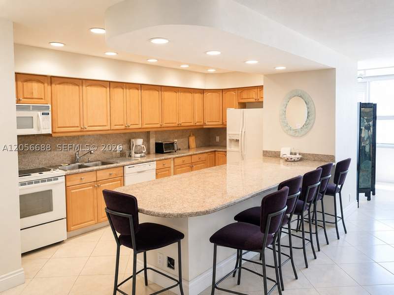 1 bedroom Condominium at 10210 Collins Ave 303, 10210 Lanai Condo, Bal Harbour — photo 4