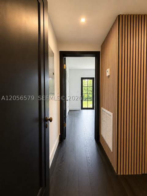 1213 Aguila Ave, Coral Gables FL - photo 8 of 17
