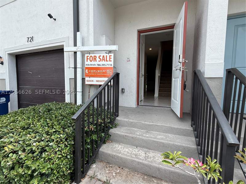 3 bedroom Townhouse at 721 SW 11th St, Regal Palm Subdivision, Florida City — photo 3