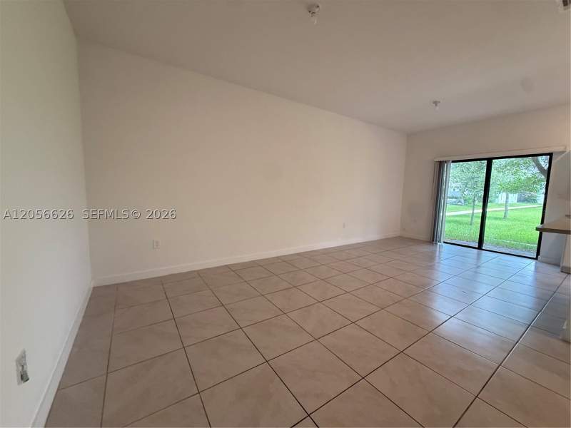 3 bedroom Townhouse at 721 SW 11th St, Regal Palm Subdivision, Florida City — photo 4