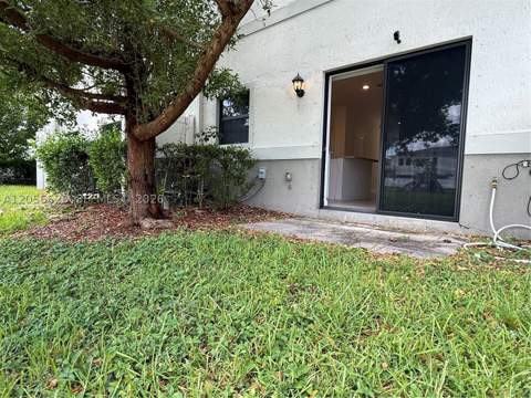 721 SW 11th St, Florida City FL - photo 8 of 22