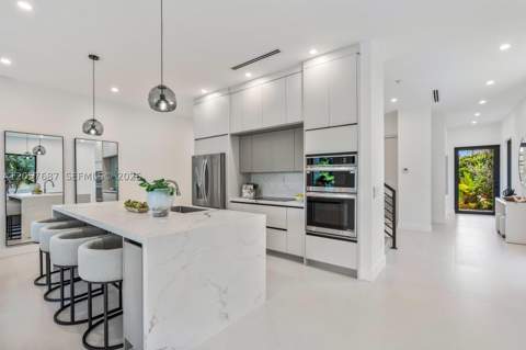 1319 NE 13th Ave, Fort Lauderdale FL - photo 9 of 25
