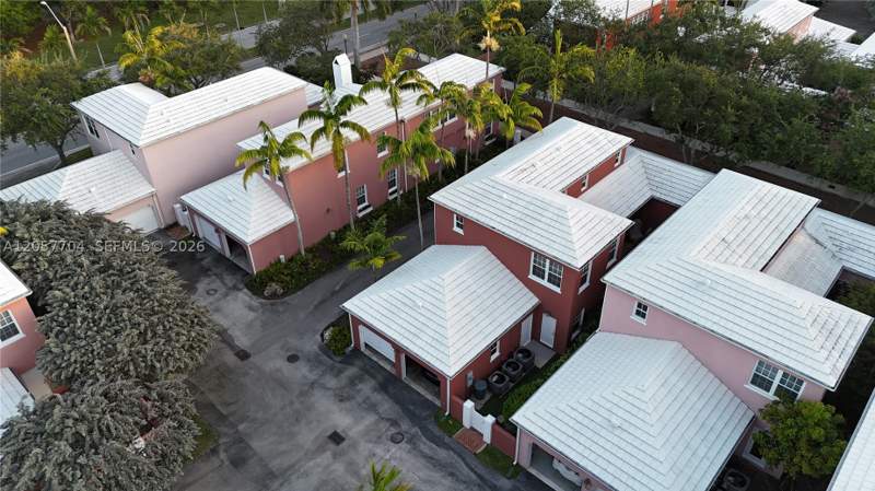 3 bedroom Townhouse at 540 Loretto Ave 19, Bermuda Vlg At Coral Gabl, Coral Gables — photo 2