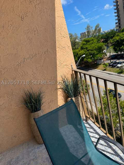 1465 NE 123rd St 609, North Miami FL - photo 10 of 28