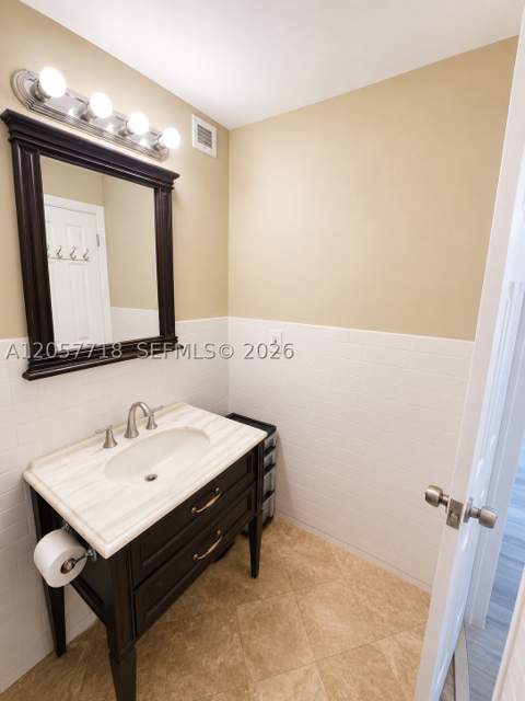 1465 NE 123rd St 609, North Miami FL - photo 23 of 28