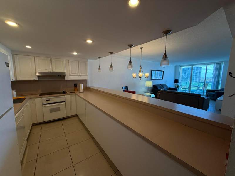 1 bedroom Condominium at 19390 Collins Avenue 1405, Oceanview Building A Condo, Sunny Isles Beach — photo 4