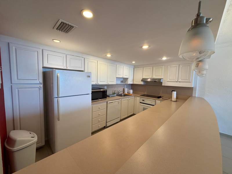1 bedroom Condominium at 19390 Collins Avenue 1405, Oceanview Building A Condo, Sunny Isles Beach — photo 5