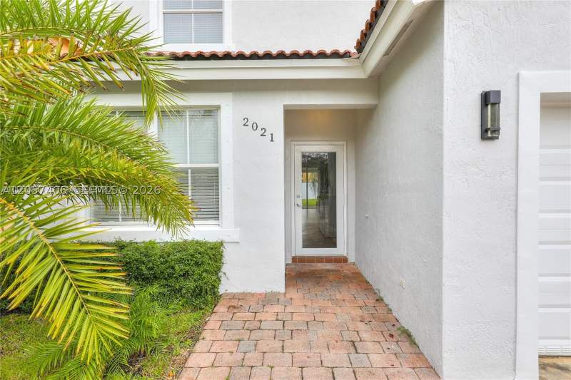 3 bedroom SingleFamilyResidence at 2021 SE 15th St, Shores At Keys Gate, Homestead — photo 3