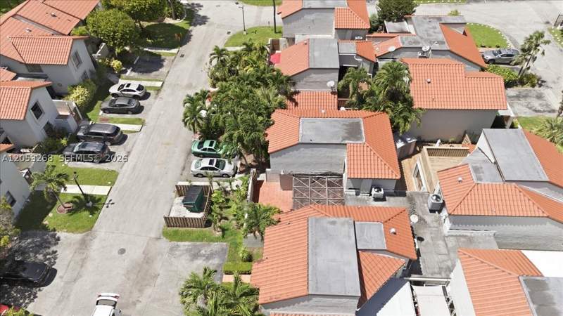 3 bedroom Condominium at 10339 NW 9th St Cir 2-2, Caribbean Springs Village, Miami — photo 4