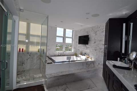 430 Grand Bay Dr 708, Key Biscayne FL - photo 13 of 14