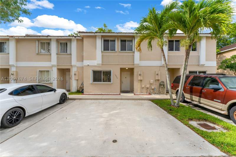 3 bedroom Townhouse at 13970 SW 179th St, Weitzer Serena Lakes Town, Miami — photo 3