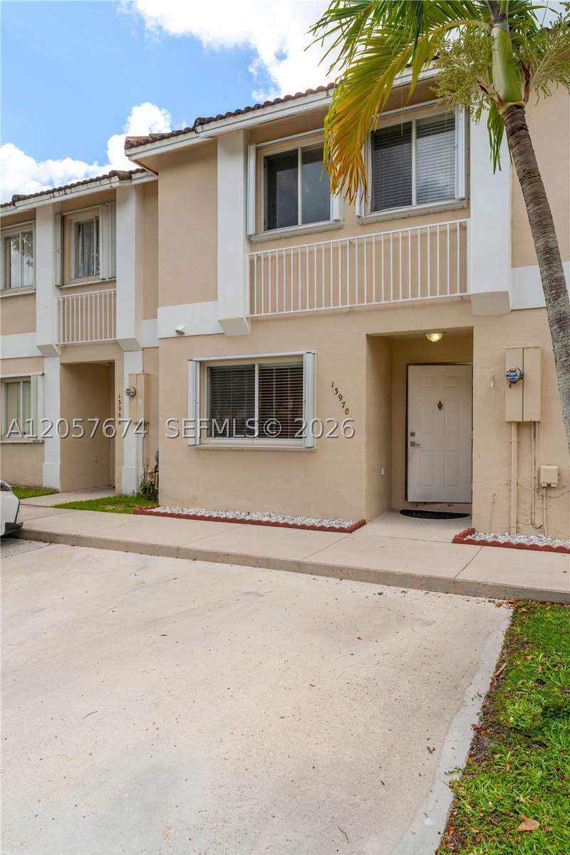 3 bedroom Townhouse at 13970 SW 179th St, Weitzer Serena Lakes Town, Miami — photo 4