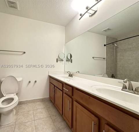 317 NE 194th Ln 317, Miami FL - photo 17 of 24