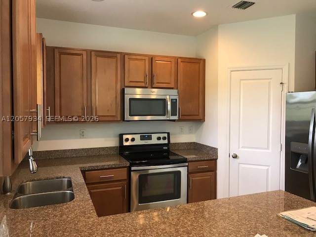 3 bedroom Townhouse at 317 NE 194th Ln 317, Champion Lakes, Miami — photo 2