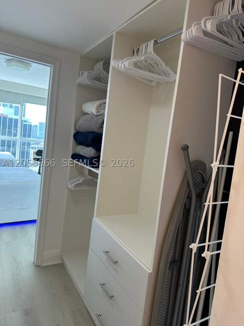 1750 N Bayshore Dr 2914, Miami FL - photo 7 of 16