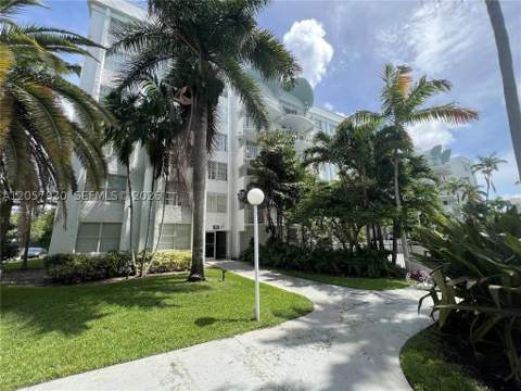 496 NW 165th St Rd D-409, Miami FL - photo 22 of 24
